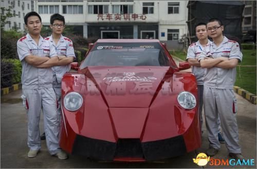 长沙四名90后亲手改装：报废桑塔纳变身“法拉利”