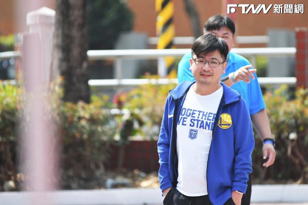 台U16男籃被退賽！籃協理事長謝典林突喊「找姚明出來單挑」 網全看傻