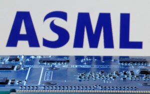 领先半年时间 英特尔率先组装ASML新一代光刻机