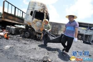沪昆高速惨烈车祸 已有43人遇难原因正在调查中