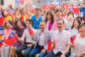 觀察／過去曾「公然拒拿國旗」　侯友宜現強調「愛中華民國」反差有點大