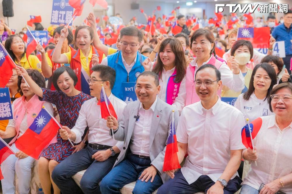 觀察／過去曾「公然拒拿國旗」　侯友宜現強調「愛中華民國」反差有點大