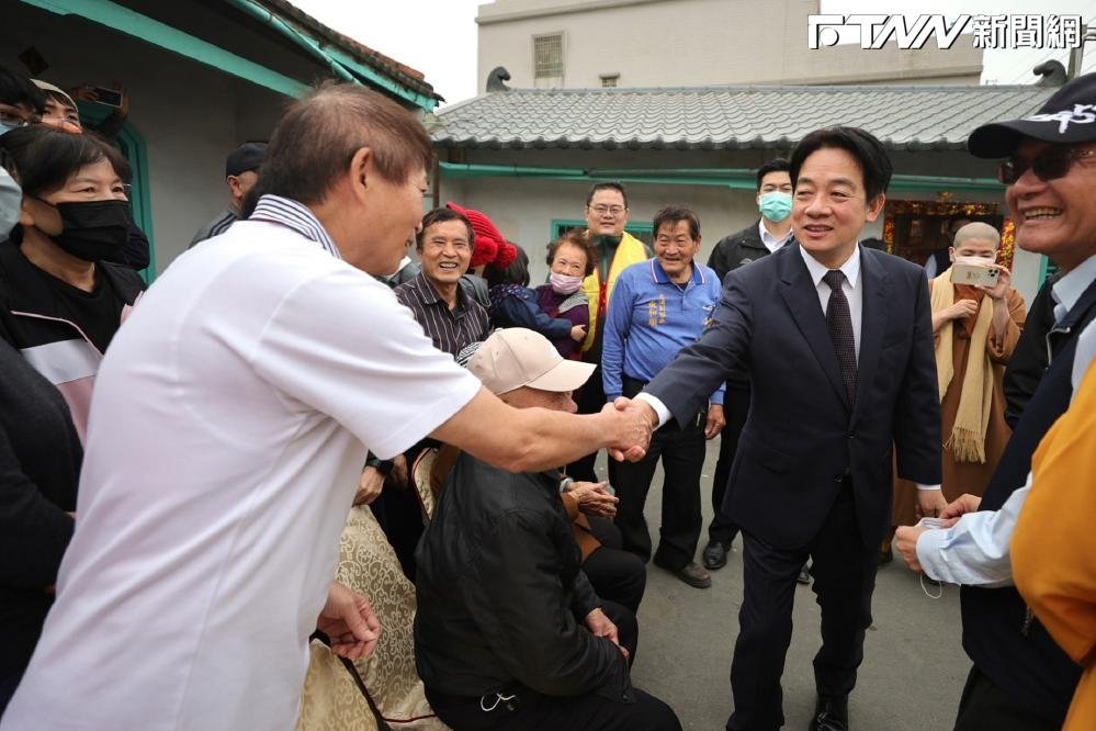 65歲老人健保要靠大選投票自己爭取？政院坦言：方案「還在評估中」